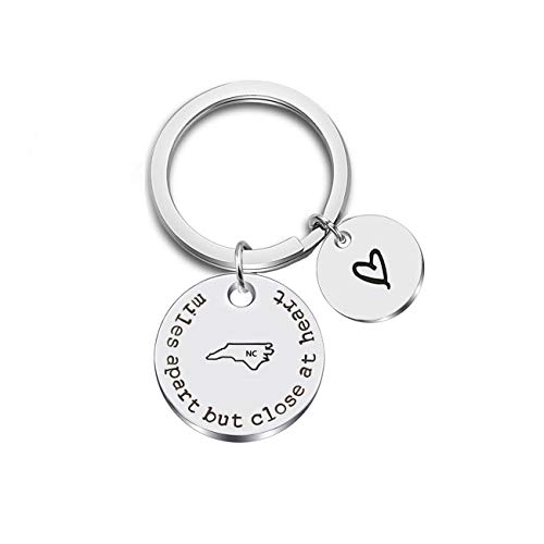 JJTZX Miles Apart but Close at Heart United States Keychain Moving Away Gift Going Away Gift Long Distance Relationship Gift (NC-North Carolina)